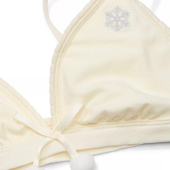 🔥VS Pink powder puff soft unlined bralette w pom poms & snowflakes sz XL NWT - Picture 4 of 8